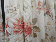 Load image into Gallery viewer, Cream with pink florals, lined, 3599c
