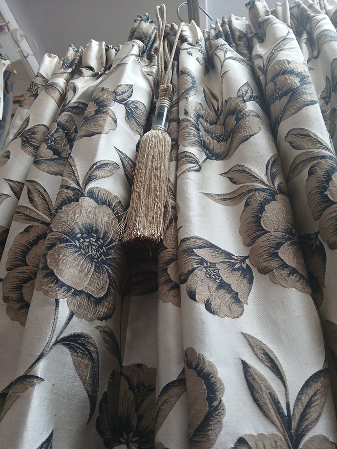 Dunelm, Cream with brown flowers, B/O lined, 3656b