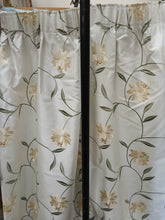 Load image into Gallery viewer, Cream with darker cream florals, B/O lined, 3712c
