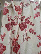 Load image into Gallery viewer, Cream b/g with large red florals, lined, 3729c
